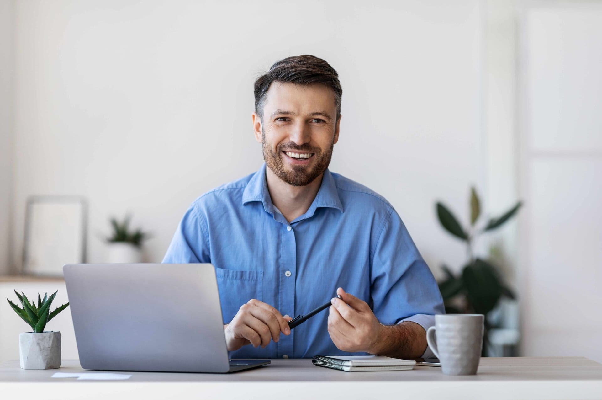In-house recruiter working at a desk